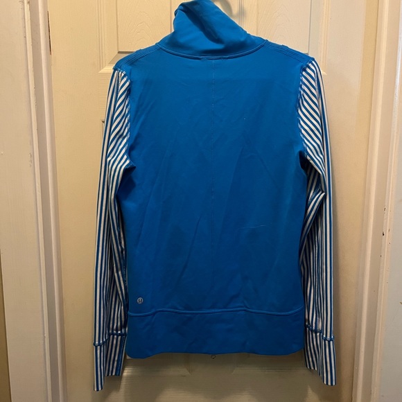 Lululemon blue pinstripe arm active zip up sweatshirt size 10 - Picture 6 of 7